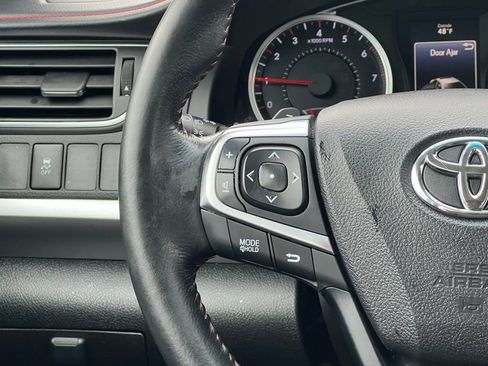 Used 2015 Toyota Camry SE image 8