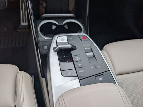 Used 2025 BMW X1 xDrive28i w/ Technology Package image 19