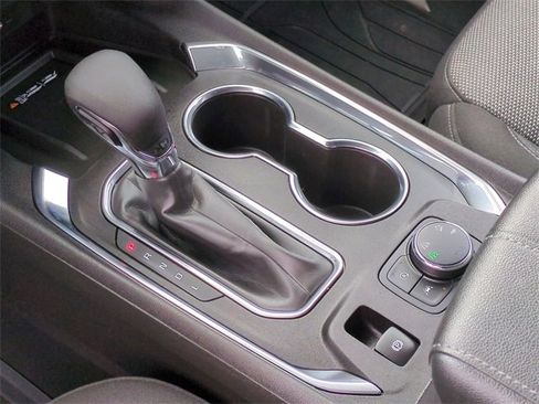 Certified 2023 Chevrolet Traverse LT image 16