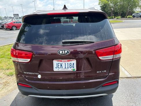 Used 2017 Kia Sorento EX FWD image 8