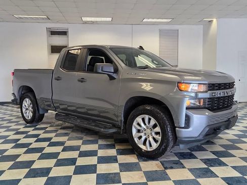 Used 2020 Chevrolet Silverado 1500 Custom w/ Custom Value Package RWD image 1