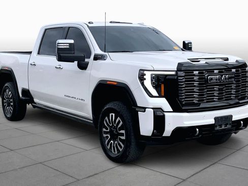 Used 2025 GMC Sierra 2500 Denali Ultimate image 3