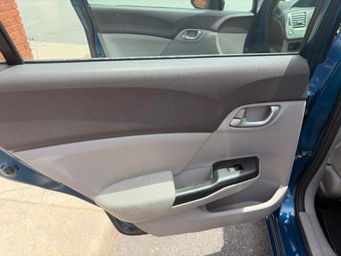 Used 2012 Honda Civic LX image 9