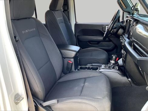Used 2020 Jeep Gladiator Overland AWD/4WD image 9