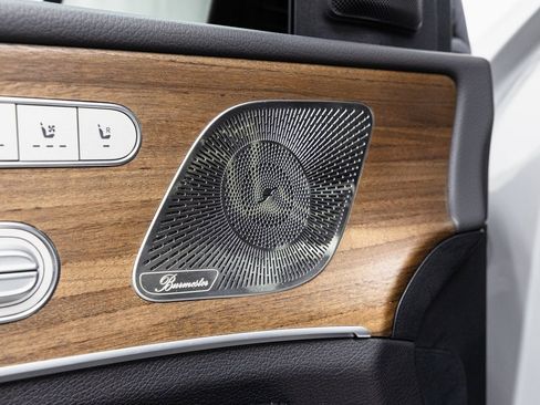 Used 2025 Mercedes-Benz GLE 450 4MATIC w/ AMG Line Exterior image 7