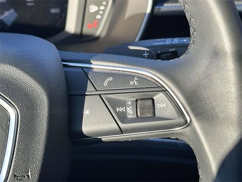 Used 2025 Audi Q3 2.0T Premium w/ Convenience Package image 28