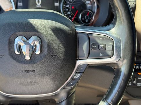 Used 2019 RAM 1500 Laramie image 17