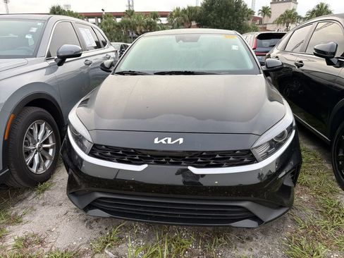Used 2023 Kia Forte LXS w/ LXS Technology Package FWD image 7