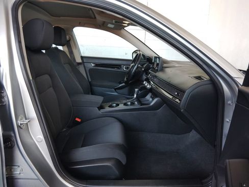 Used 2022 Honda Civic EX image 11