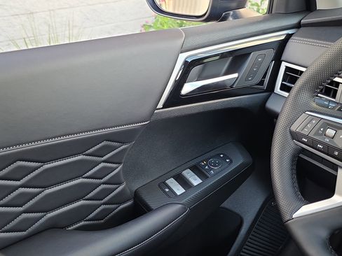 New 2026 Mitsubishi Outlander SEL FWD image 27