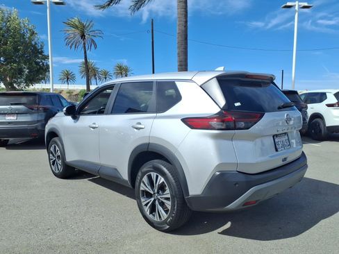 Certified 2023 Nissan Rogue SV image 9