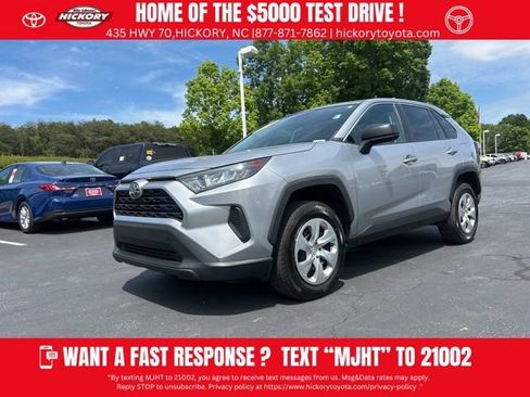 Used 2022 Toyota RAV4 LE AWD/4WD image 1