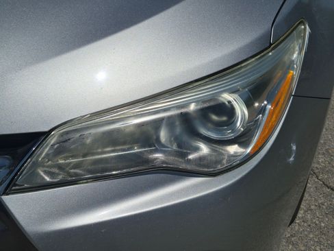 Used 2015 Toyota Camry LE FWD image 12