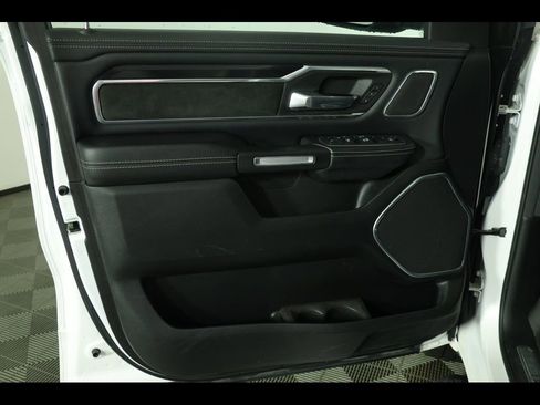 Used 2022 RAM 1500 Laramie AWD/4WD image 25