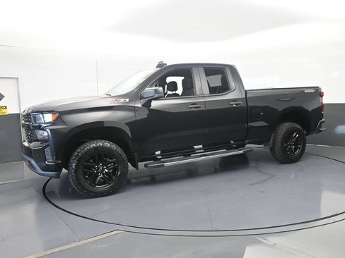 Used 2020 Chevrolet Silverado 1500 Custom Trail Boss w/ Custom Convenience Package AWD/4WD image 2