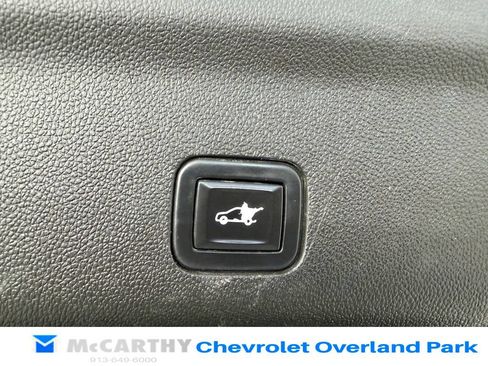 Used 2021 Cadillac Escalade Premium Luxury AWD/4WD image 33