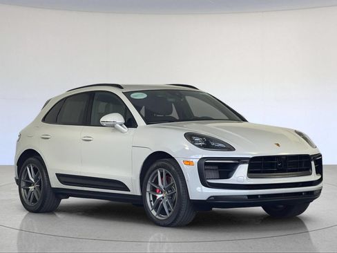 Certified 2023 Porsche Macan S AWD/4WD image 10