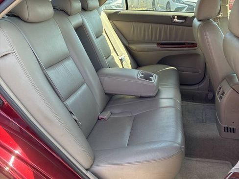 Used 2005 Toyota Camry XLE FWD image 14