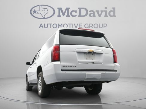 Used 2018 Chevrolet Suburban LT RWD image 31