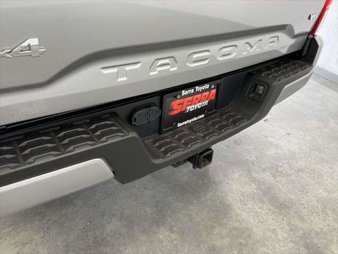 Certified 2023 Toyota Tacoma SR AWD/4WD image 14