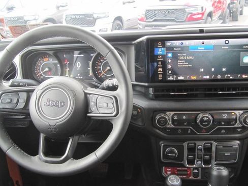 Certified 2025 Jeep Wrangler Unlimited Sport AWD/4WD image 12