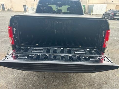 Used 2016 Ford F150 XLT image 16