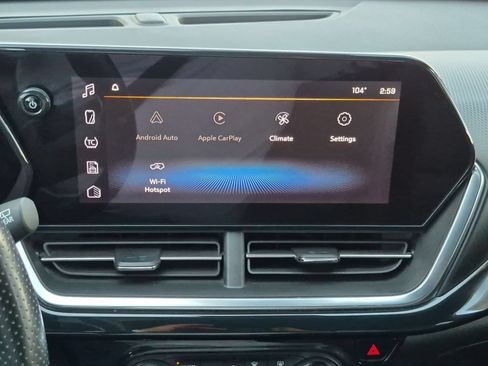 Used 2024 Chevrolet Trax RS w/ Sunroof Package FWD image 18