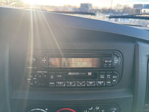 Used 2004 Dodge Ram 1500 Truck SLT w/ Quad Cab Value Group image 16