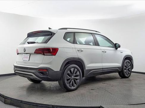 Used 2024 Volkswagen Taos S FWD image 7