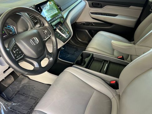 Used 2023 Honda Odyssey EX-L image 4