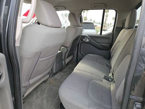 Used 2014 Nissan Frontier SV w/ SV Value Truck Package image 21