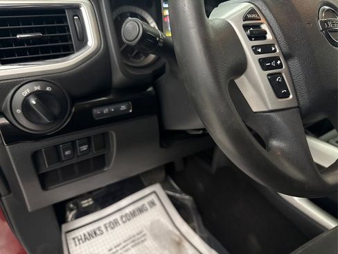 Used 2017 Nissan Titan SV RWD image 27