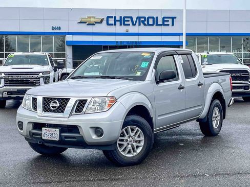 Used 2021 Nissan Frontier SV image 1