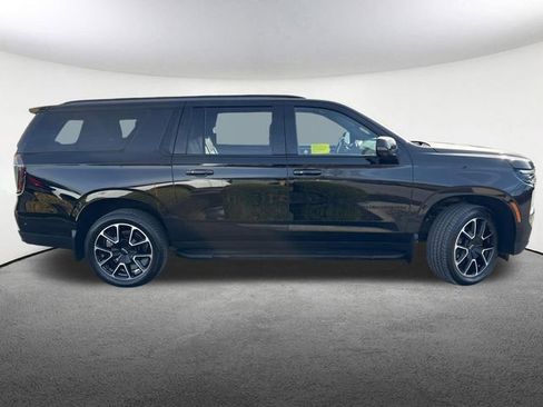 Used 2025 Chevrolet Suburban RST w/ Comfort Package AWD/4WD image 15