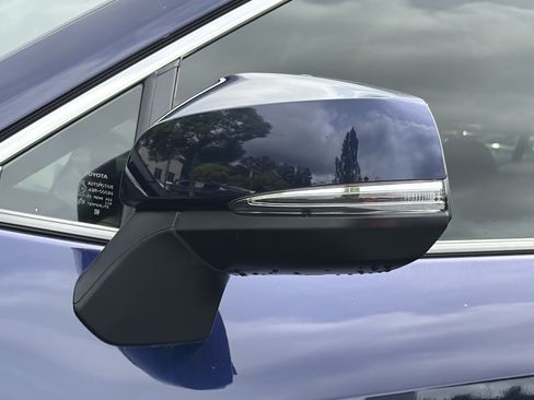 Used 2025 Toyota RAV4 XLE FWD image 31