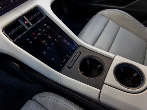 Certified 2022 Porsche Taycan 4 Cross Turismo image 34