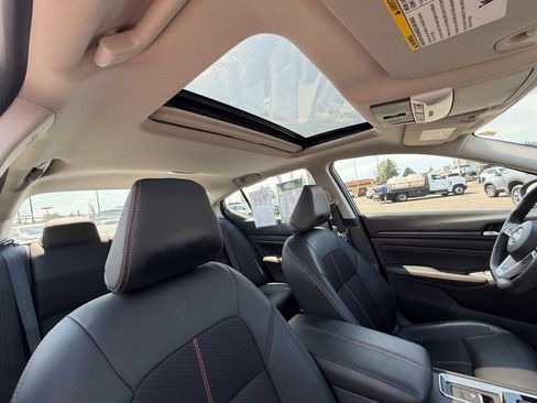 Used 2021 Nissan Altima 2.5 SR w/ SR Premium Package AWD/4WD image 27