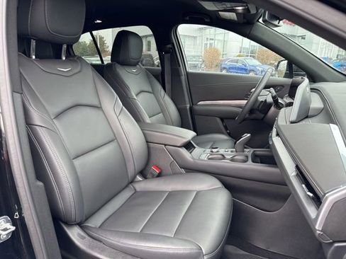 Certified 2025 Cadillac XT4 Premium Luxury w/ Cold Weather Package image 28