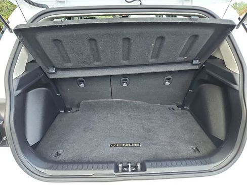 Used 2025 Hyundai Venue SEL image 30