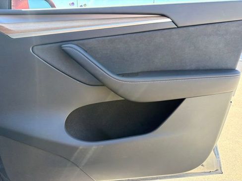 Used 2023 Tesla Model Y Long Range AWD/4WD image 9