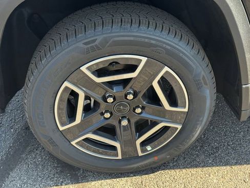 New 2026 Jeep Cherokee Laredo AWD/4WD image 12