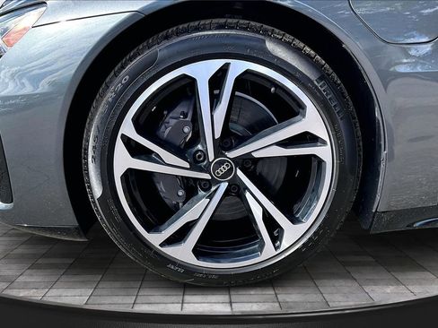 Used 2022 Audi e-tron GT Premium Plus w/ Performance Package image 35