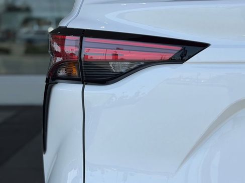 New 2026 Toyota Sienna XSE FWD image 10