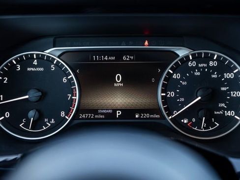 Used 2025 Nissan Pathfinder SV image 15