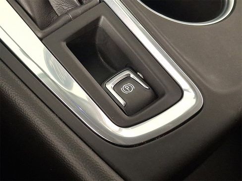 Used 2022 Chevrolet Equinox LT w/ LPO, Floor Liner Package image 24