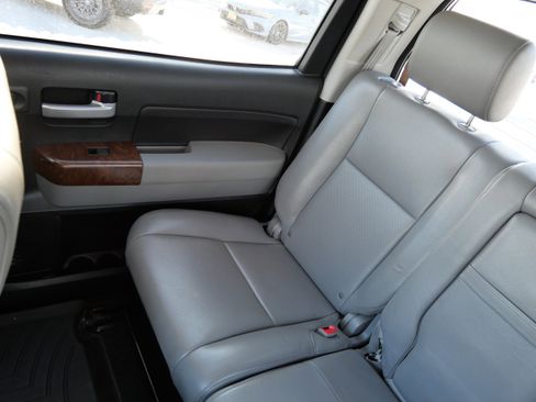 Used 2013 Toyota Tundra Platinum image 13