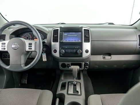 Used 2019 Nissan Frontier SV image 12