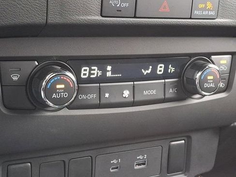 Used 2024 Nissan Frontier PRO-4X w/ Off-Road Protection Package image 17