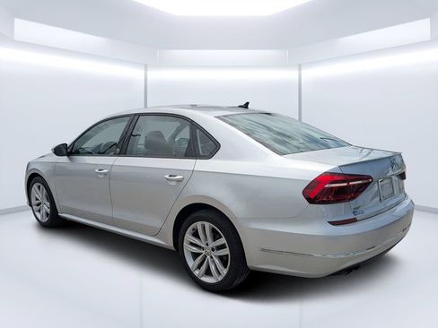 Used 2019 Volkswagen Passat 2.0T Wolfsburg FWD image 5
