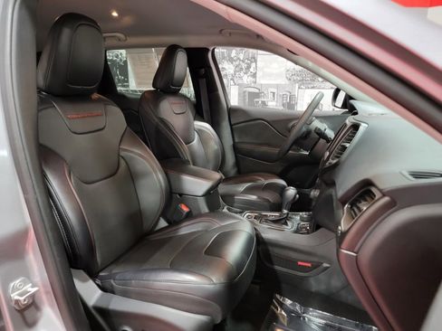 Used 2021 Jeep Cherokee Trailhawk w/ Technology Group image 19